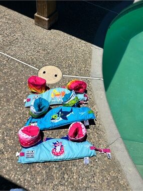 Speedo Kids Swim Aid Vest Set in Blue and Pink